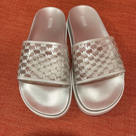 Michael Kors Monogram Platform Slides - Picture 9 of 9